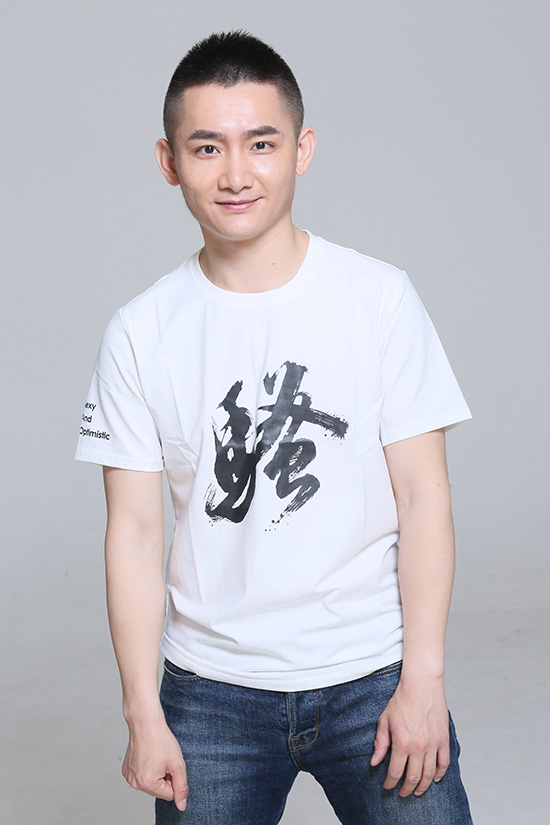 成都电台主持谢探肉测全飞秒近视手术 - 成都眼