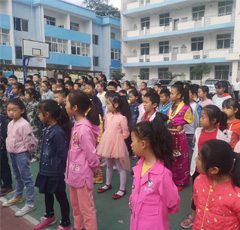 普瑞眼科医疗队走进甘孜州